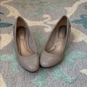 Taupe leather wedge shoes